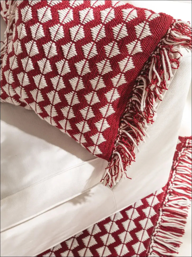 Dekoratyvinė pagalvėlė DI9142 - €20 Save 55% __label:Pristatymas 1-2 d.d., color-balta, color-raudona, interjeras,