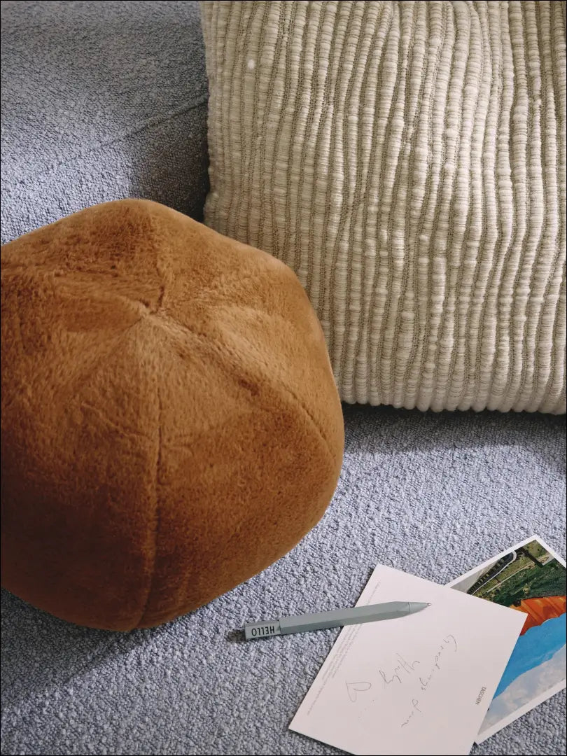 Dekoratyvinė pagalvėlė DI9879 - €28 Save 50% 25-50, __label:Pristatymas 1-2 d.d., color-ruda, interjeras,