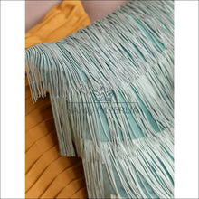 Augšupielādējiet attēlu galerijas skatā Dekoratyvinė pagalvėlė su kutais DI3888 - €20 Save 55% color-zalia, interjeras, material-aksomas,
