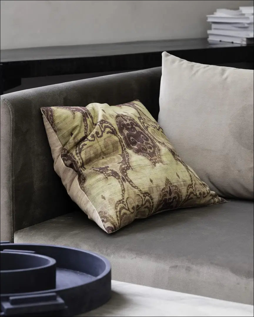 Dekoratyvinė šilkinė pagalvėlė DI7366 - €31 Save 50% 25-50, __label:Pristatymas 1-2 d.d., color-marga, color-margas,