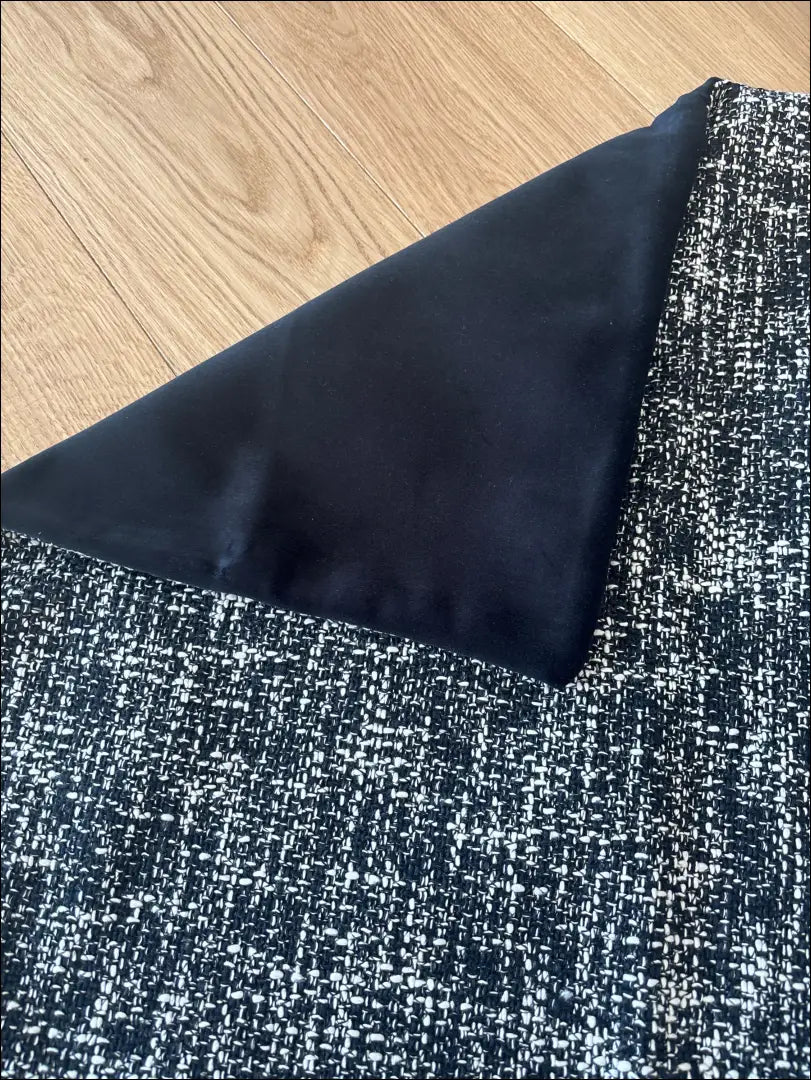 Dekoratyvinės pagalvės užvalkalas DI11829 - €23 Save 55% __label:Pristatymas 1-2 d.d., Balta, color-balta, color-juoda,