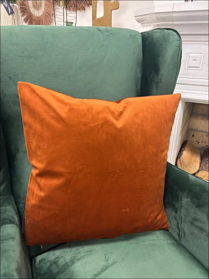 Dekoratyvinių pagalvėlių komplektas (3vnt) DI10987 - €35 Save 50% 25-50, __label:Pristatymas 1-2 d.d., color-geltona,