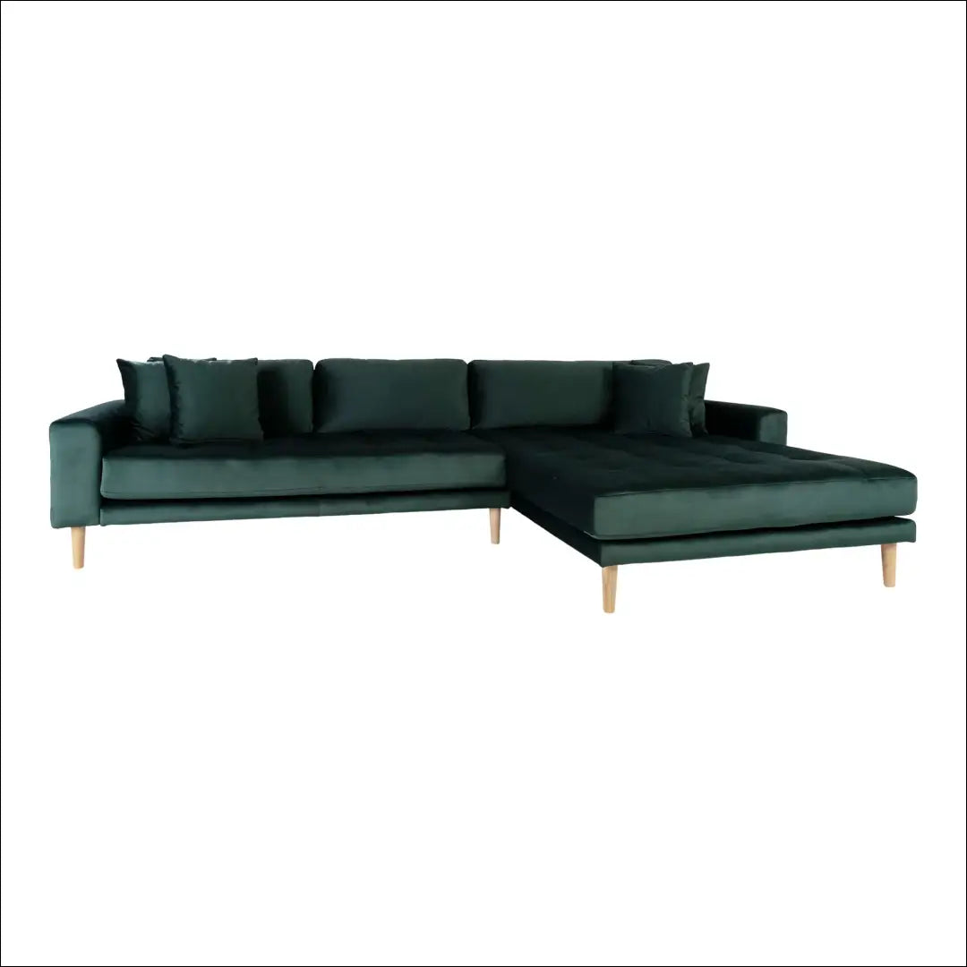 Dešinės pusės poilsio sofa iš tamsiai žalio aksomo su keturiomis pagalvėlėmis ir natūralaus medžio kojelėmis RD146
