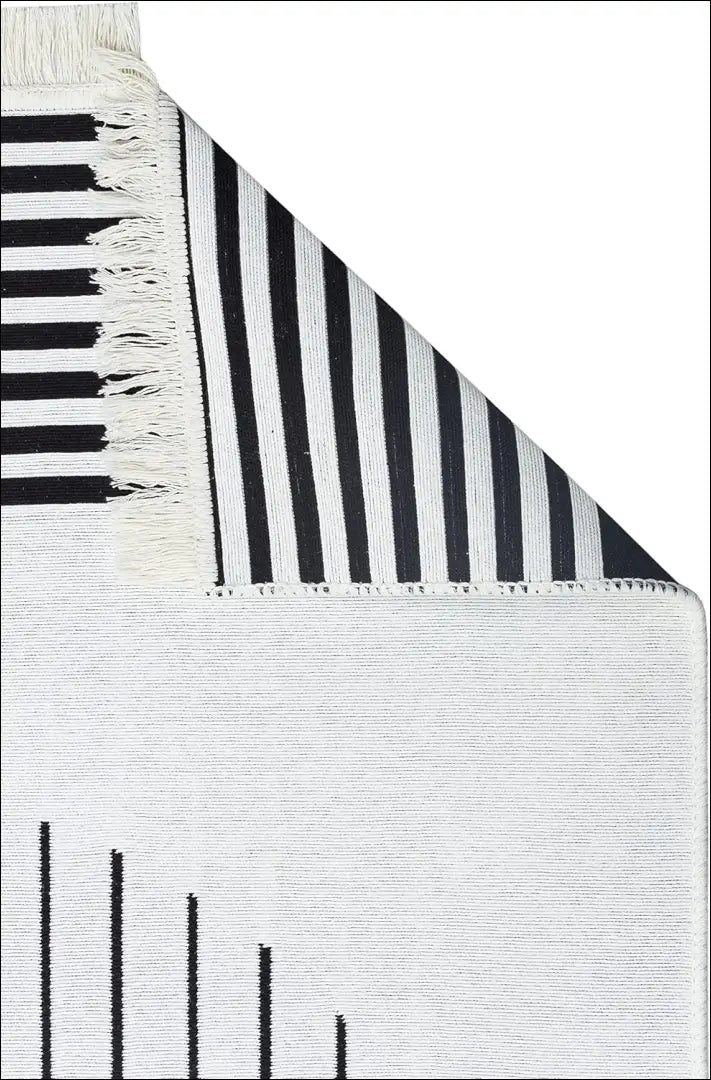 Dvipusis kilimas RU1391 - €70 Save 50% 50-100, __label:Pristatymas 1-2 d.d., color-balta, color-juoda, kilimai 120 cm x