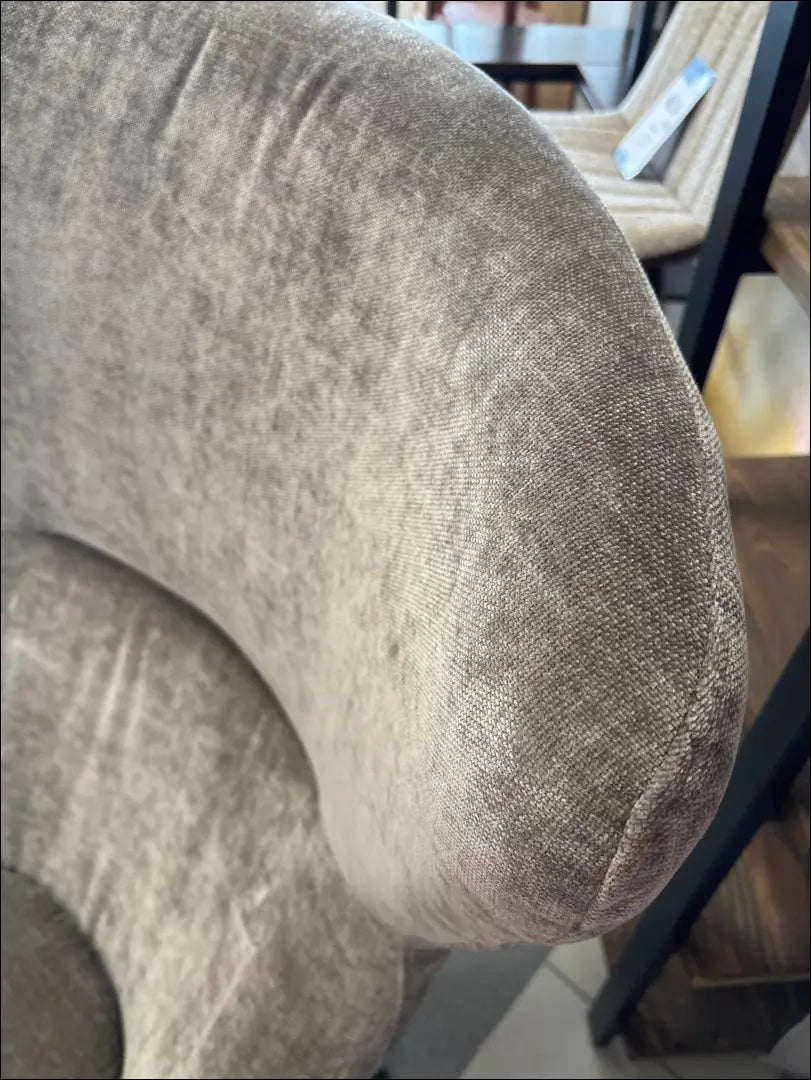 Fotelis MI704 - €157 Save 50% 100-200, __label:Pristatymas 1-2 d.d., color-ruda, foteliai, material-gobelenas €100