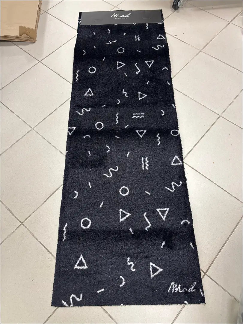 Gumuotas kilimėlis DI9593 - €32 Save 55% 25-50, __label:Pristatymas 1-2 d.d., color-balta, color-juoda, kilimai Kilimai