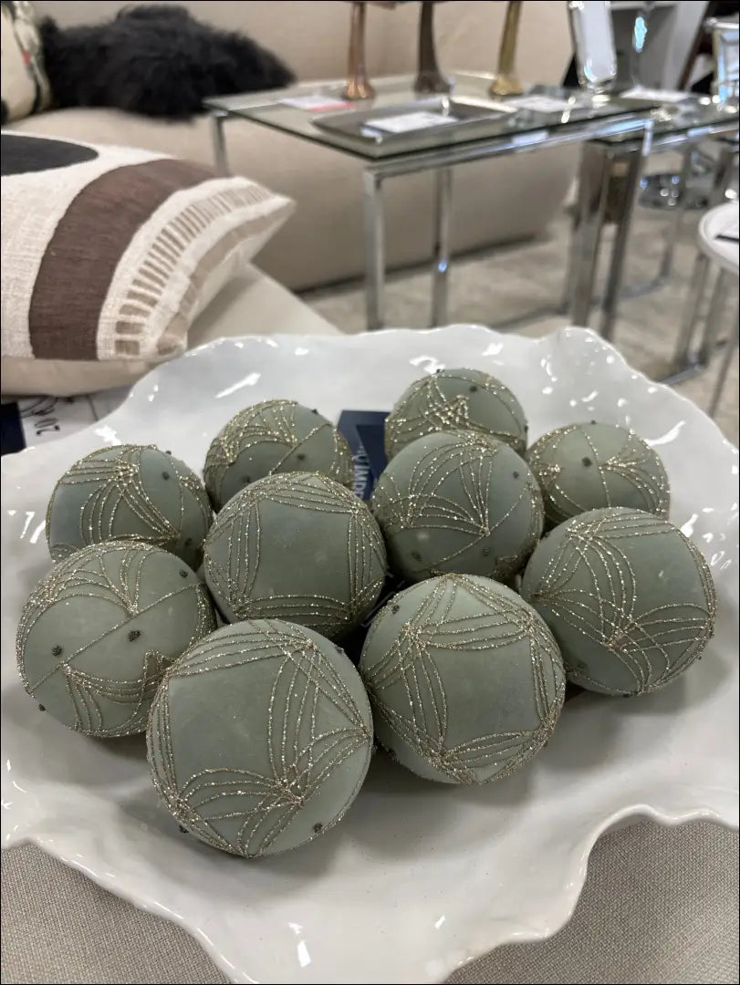 Kalėdinių burbulų komplektas (2vnt) DI4771 - €10 Save 50% __label:Pristatymas 1-2 d.d., color-auksine, color-pilka,