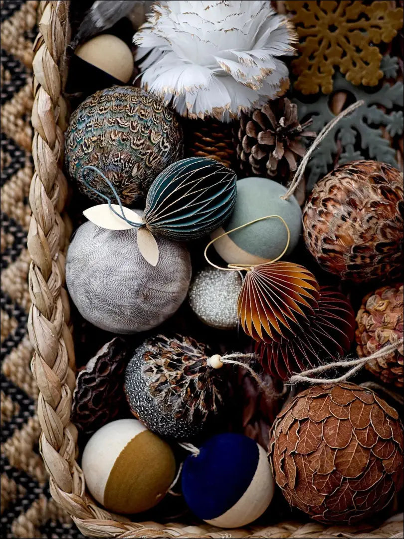 Kalėdinių burbulų komplektas (4vnt) DI4745 - €20 Save 50% __label:Pristatymas 1-2 d.d., color-ruda, color-smelio,