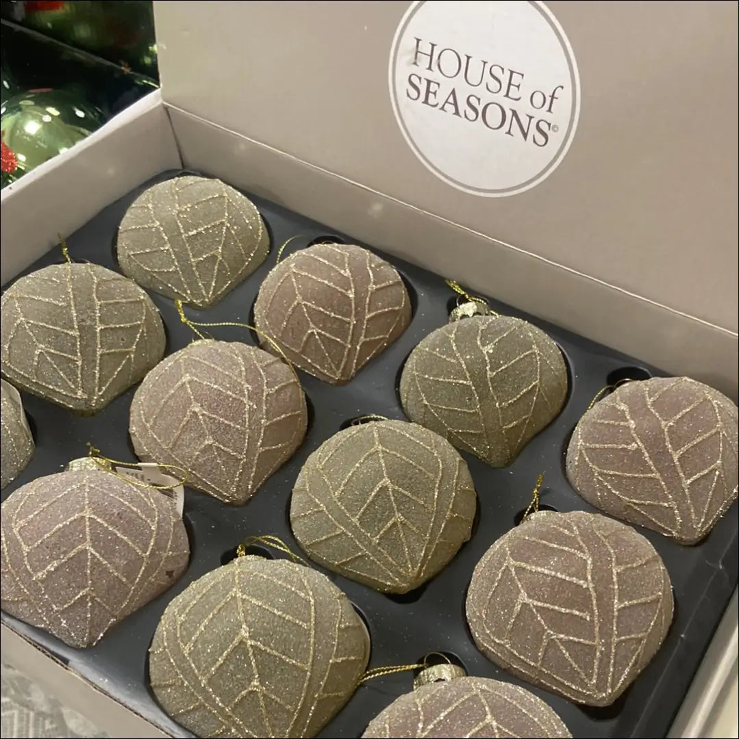 Kalėdinių žaisliukų komplektas (12vnt) DI4779 - €28 Save 50% 25-50, __label:Pristatymas 1-2 d.d., color-auksine,