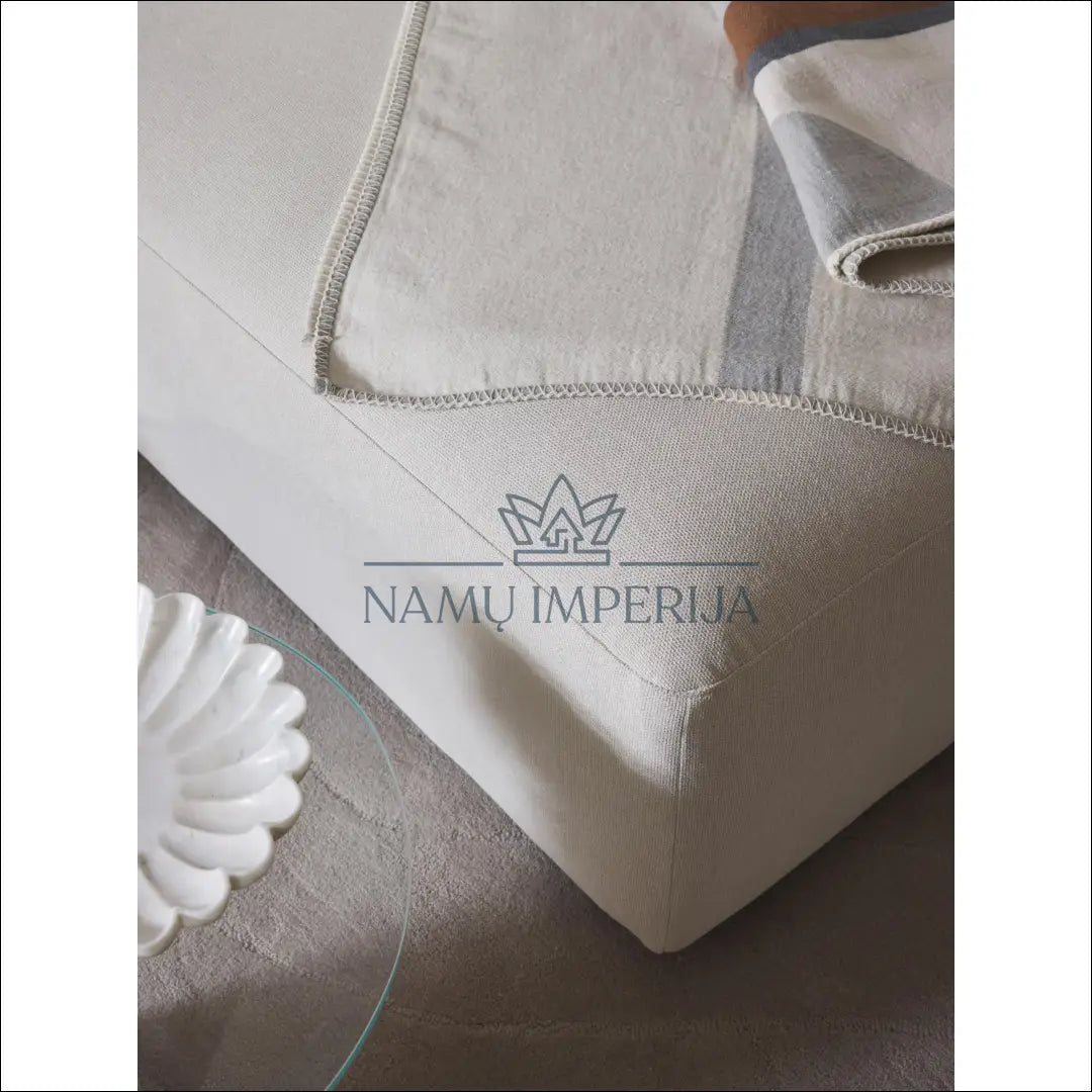 Kampinė sofa MI762 - €1,300 Save 50% __label:Pristatymas 1-2 d.d., color-kremas, kampai, material-gobelenas, minksti