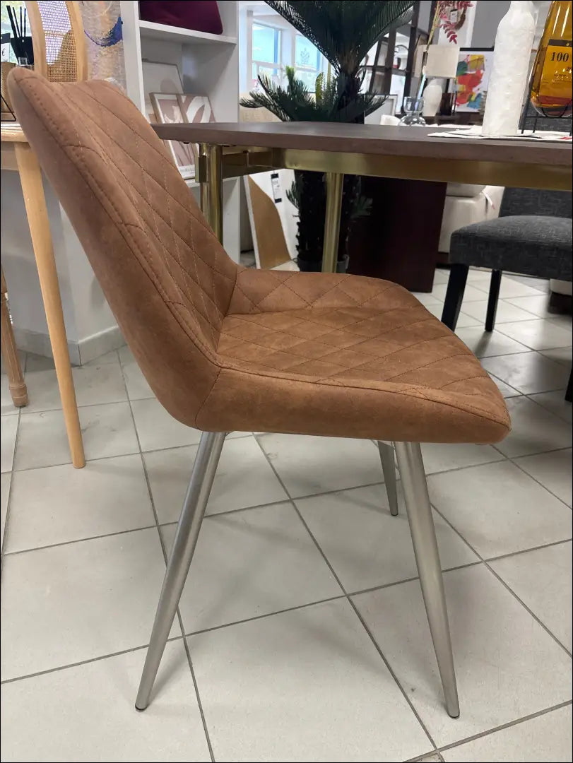 Kėdė VI1059 - €62 Save 55% 50-100, __label:Pristatymas 1-2 d.d., color-ruda, kedes-valgomojo, material-dirbtine-oda €50