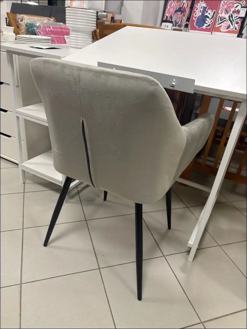 Kėdė VI1165 - €75 Save 50% 50-100, __label:Pristatymas 1-2 d.d., color-pilka, kedes-valgomojo, material-aksomas €50