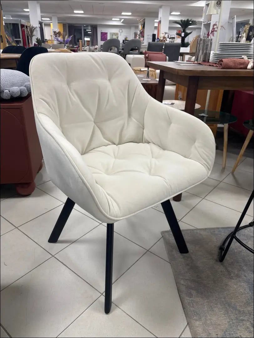 Kėdė VI1167 - €63 Save 50% 50-100, __label:Pristatymas 1-2 d.d., color-kremas, kedes-valgomojo, material-aksomas €50