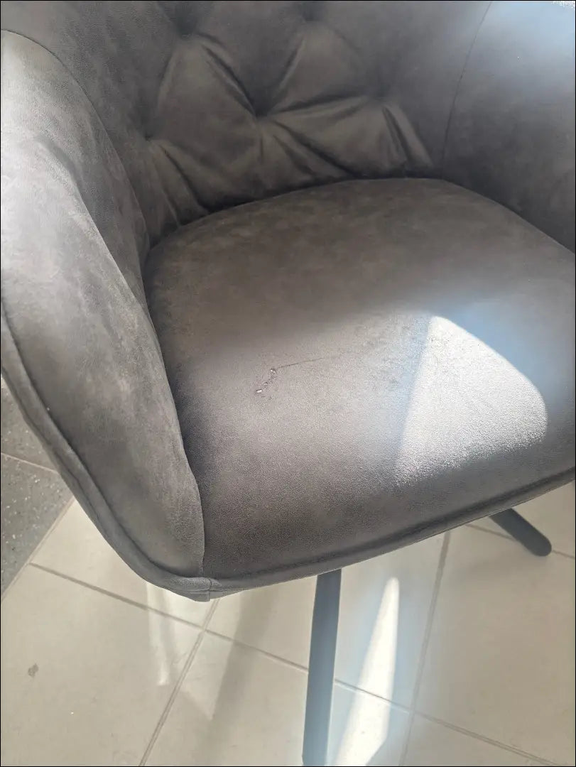 Kėdė VI1268 - €40 Save 70% 25-50, __label:Pristatymas 1-2 d.d., color-pilka, material-eko-oda, pazeistas €25 to €50