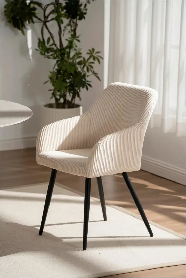 Kėdė VI1554 - €45 Save 50% 25-50, __label:Pristatymas 1-2 d.d., color-kremas, kedes-valgomojo, material-aksomas Aksomas