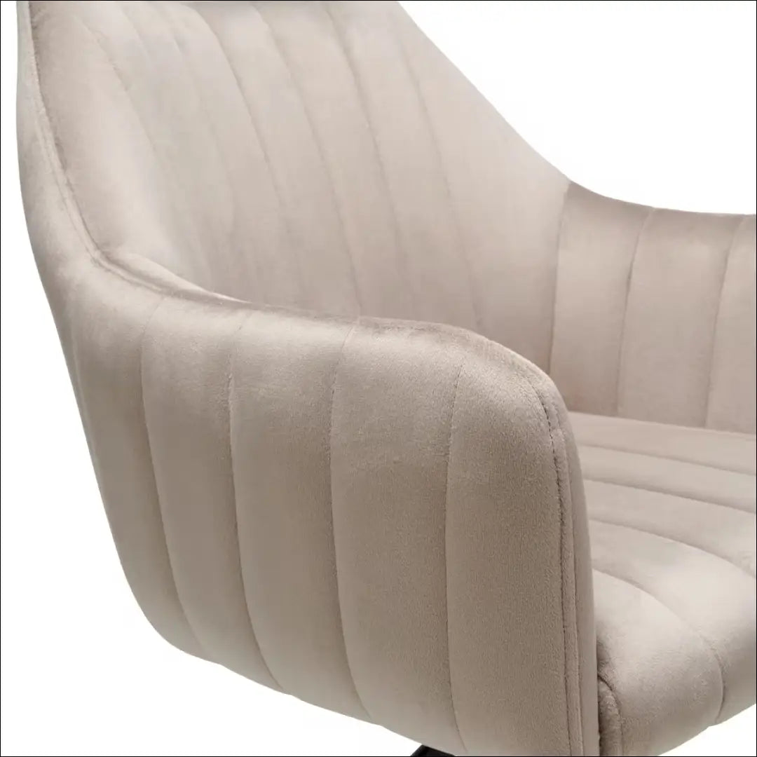Kėdė VI1607 - €62 Save 50% 50-100, __label:Pristatymas 1-2 d.d., color-smelio, kedes-valgomojo, material-aksomas