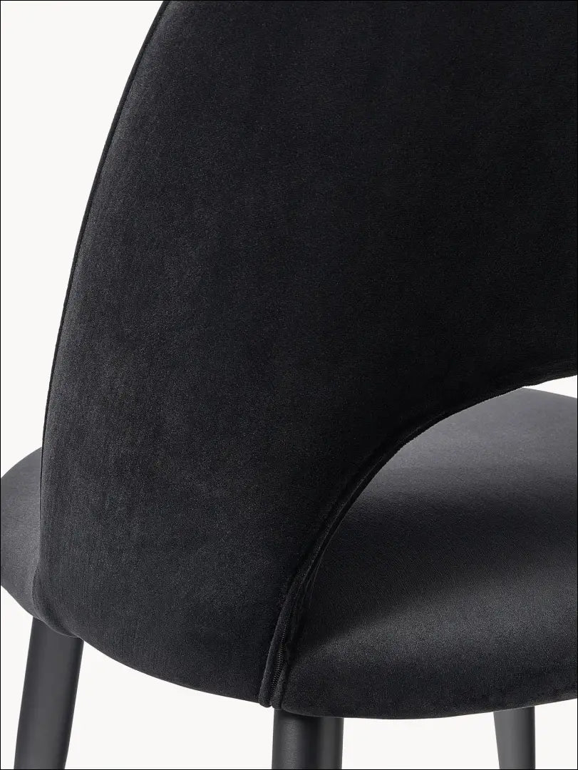 Kėdė VI680 - €65 Save 65% 50-100, __label:Pristatymas 1-2 d.d., color-juoda, kedes-valgomojo, material-aksomas €50