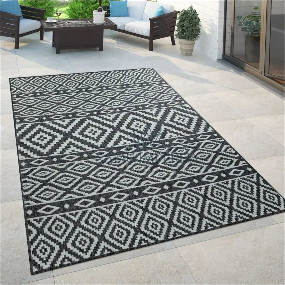 Kilimas NI2495 - €47 Save 15% 100-200, 25-50, 50-100, color-juoda, Dydis-120-x-170-cm 60 x 100 cm / Juoda