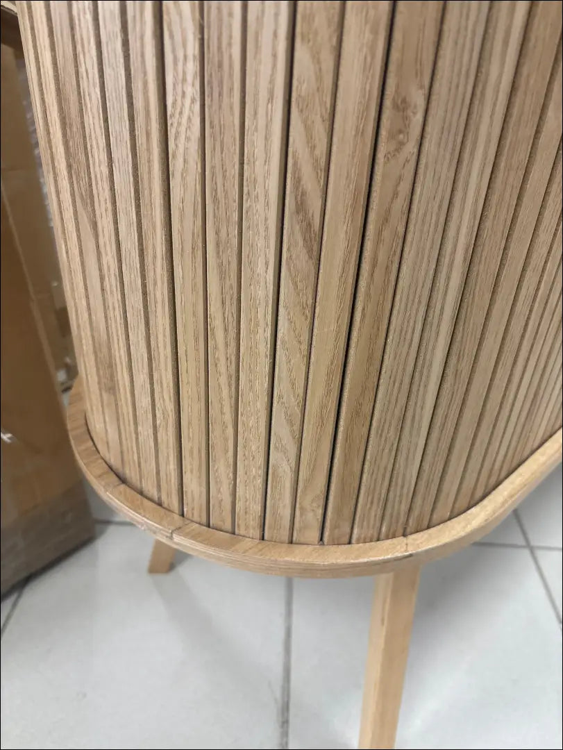 Komoda SI2216 - €170 Save 65% 100-200, __label:Pristatymas 1-2 d.d., color-ruda, material-mediena, pazeistas €100