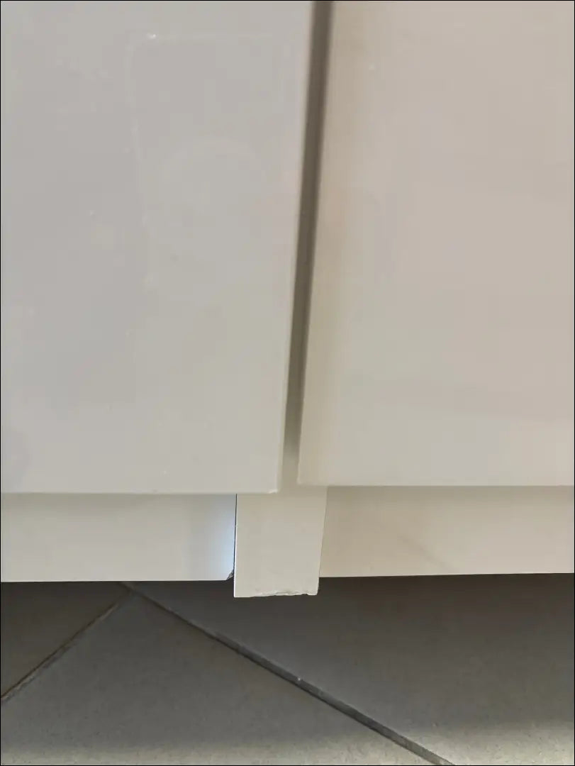 Komoda SI22270 - €145 Save 65% 100-200, __label:Pristatymas 1-2 d.d., color-balta, material-mediena, pazeistas Balta