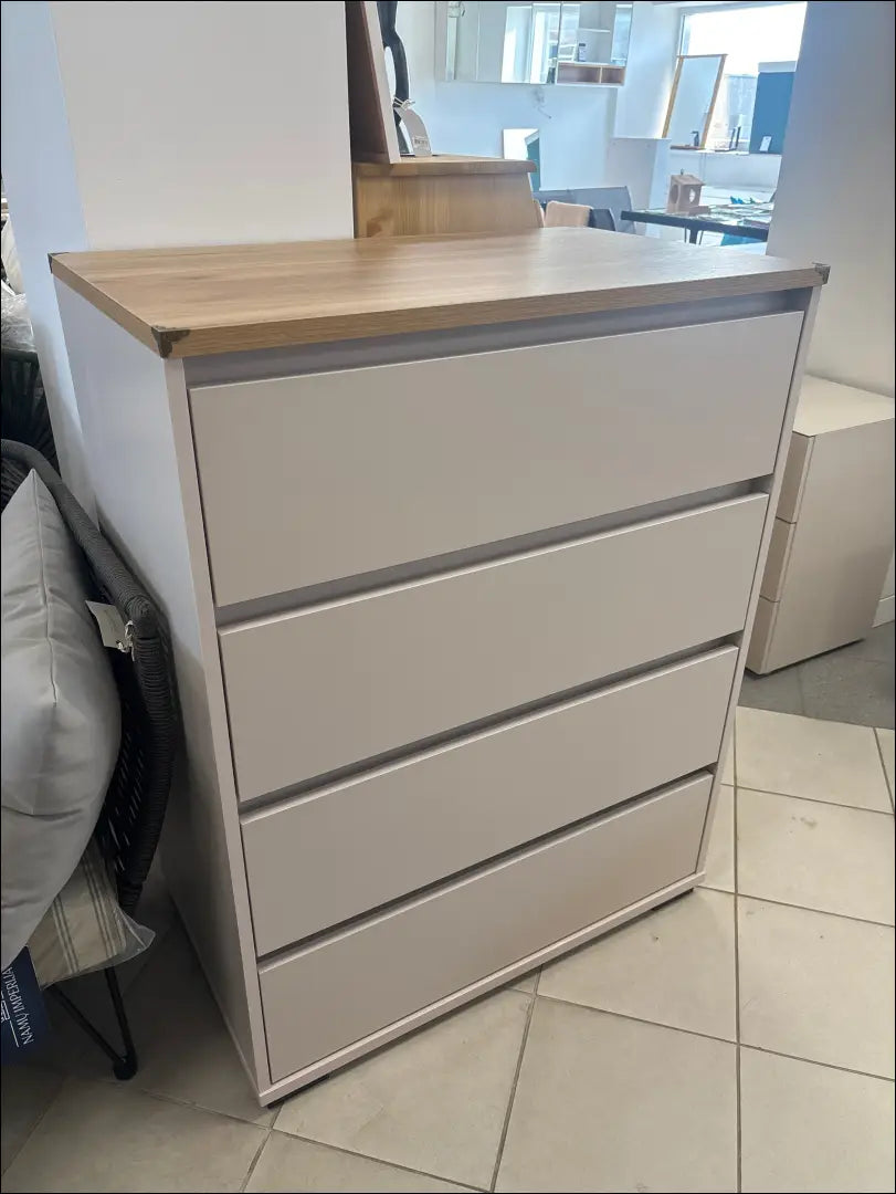 Komoda SI2433 - €50 Save 75% 50-100, __label:Pristatymas 1-2 d.d., color-ruda, color-smelio, material-mediena Grožio