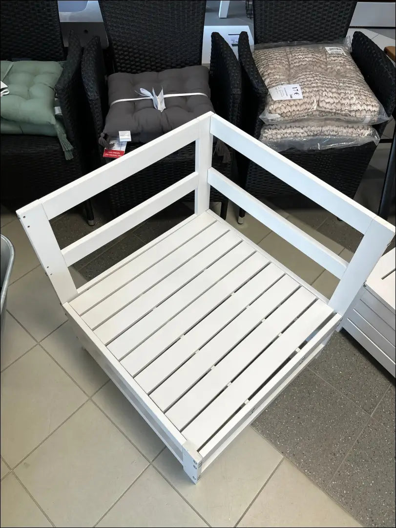 Lauko kampinė kėdė LI599 - €46 Save 50% 25-50, __label:Pristatymas 1-2 d.d., color-balta, lauko baldai, lauko-kedes