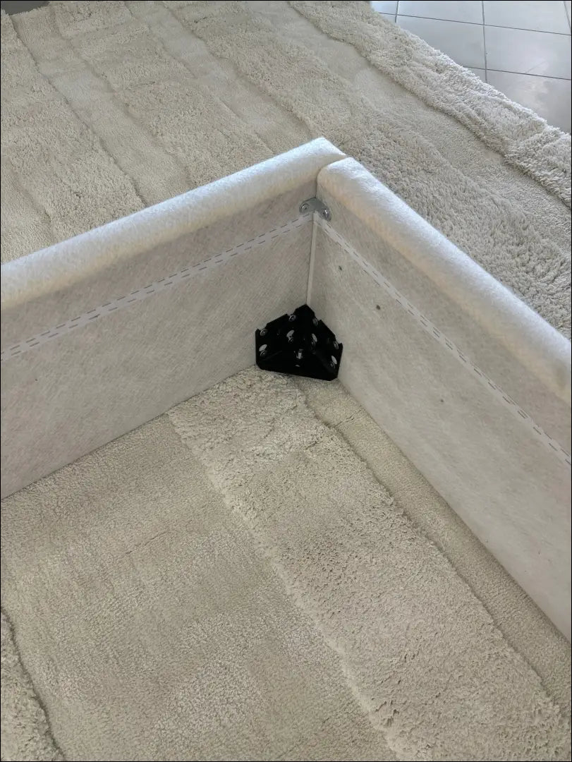 Lovos rėmas GI400 - €70 50-100, __label:Pristatymas 1-2 d.d., color-balta, material-poliesteris, pazeistas Balta