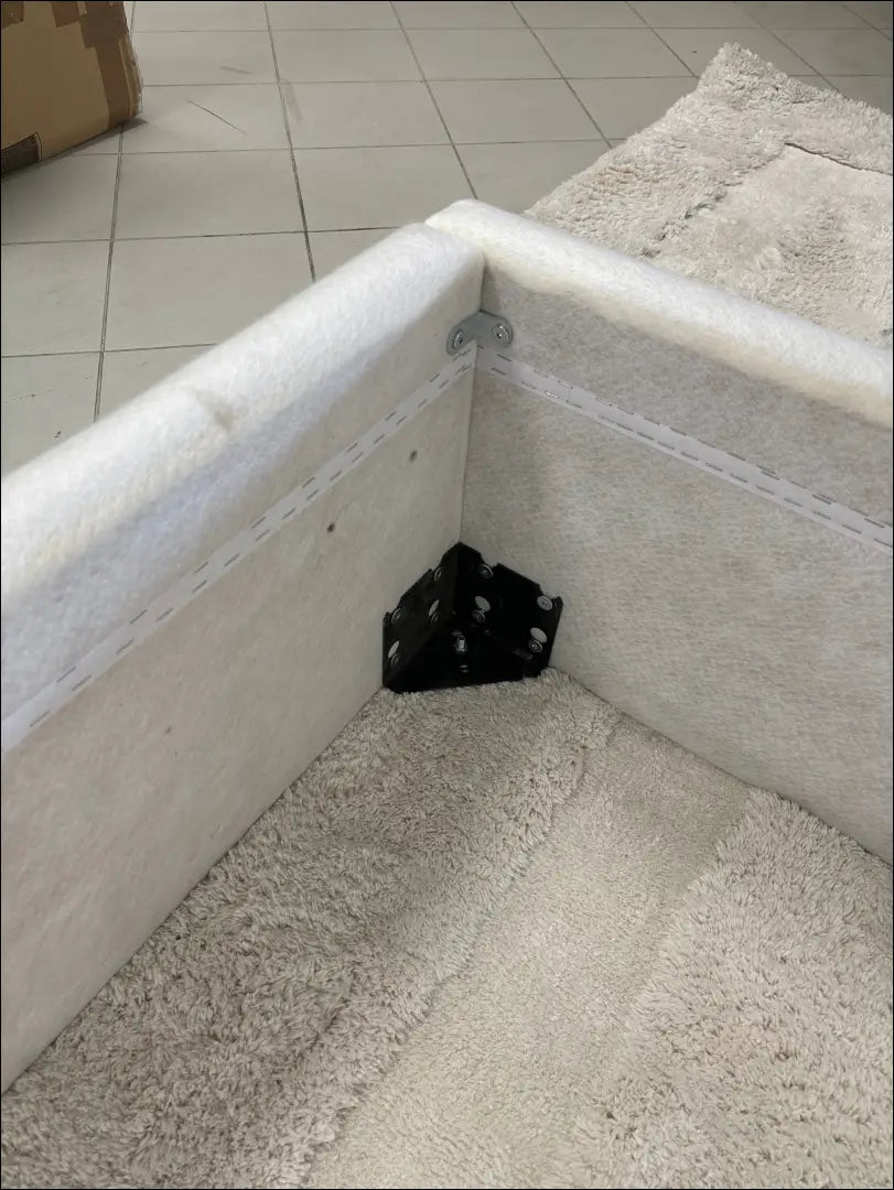 Lovos rėmas GI400 - €70 50-100, __label:Pristatymas 1-2 d.d., color-balta, material-poliesteris, pazeistas Balta