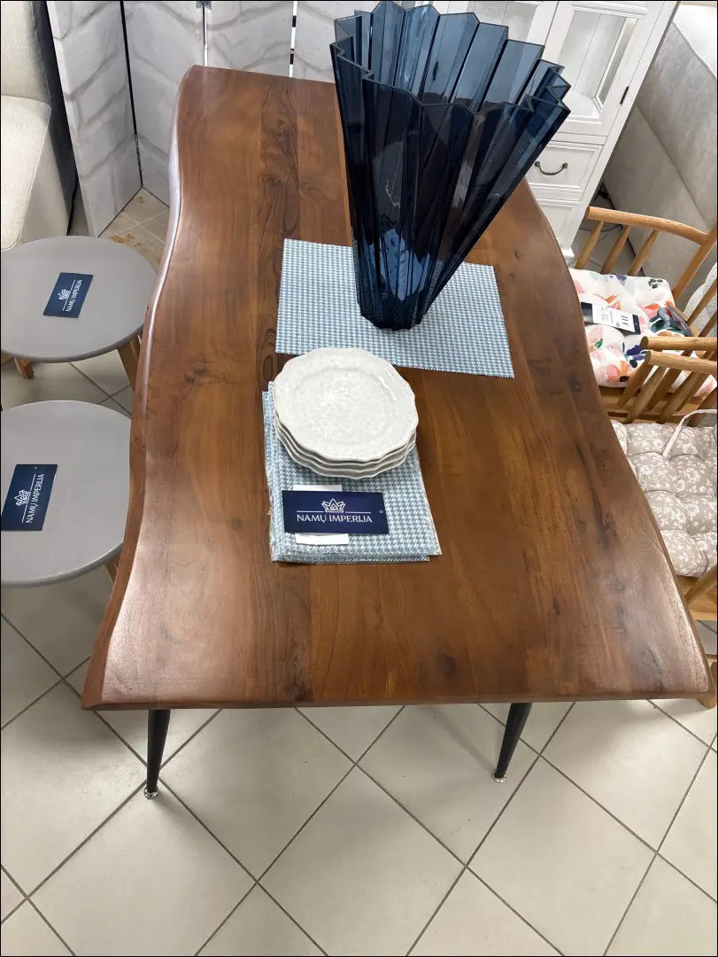 Medinis valgomojo stalas VI1062 - €350 Save 50% __label:Pristatymas 1-2 d.d., color-ruda, material-medzio-masyvas,