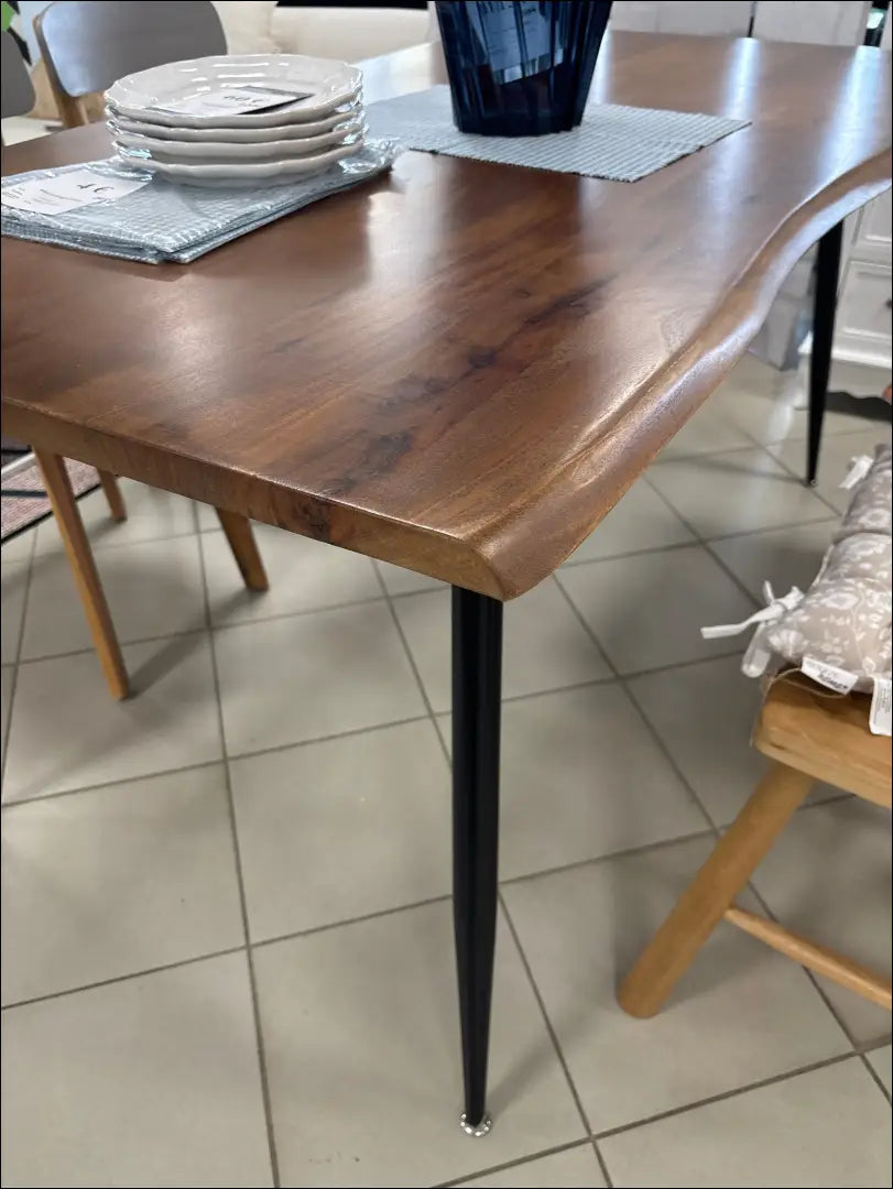 Medinis valgomojo stalas VI1062 - €350 Save 50% __label:Pristatymas 1-2 d.d., color-ruda, material-medzio-masyvas,