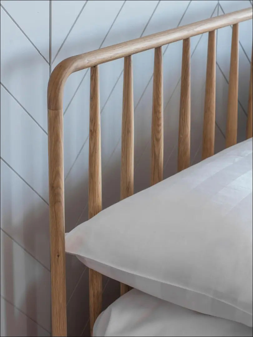 Miegamojo lova (180x200cm) GI369 - €513 Save 70% __label:Pristatymas 1-2 d.d., color-ruda, lovos-miegamojo,