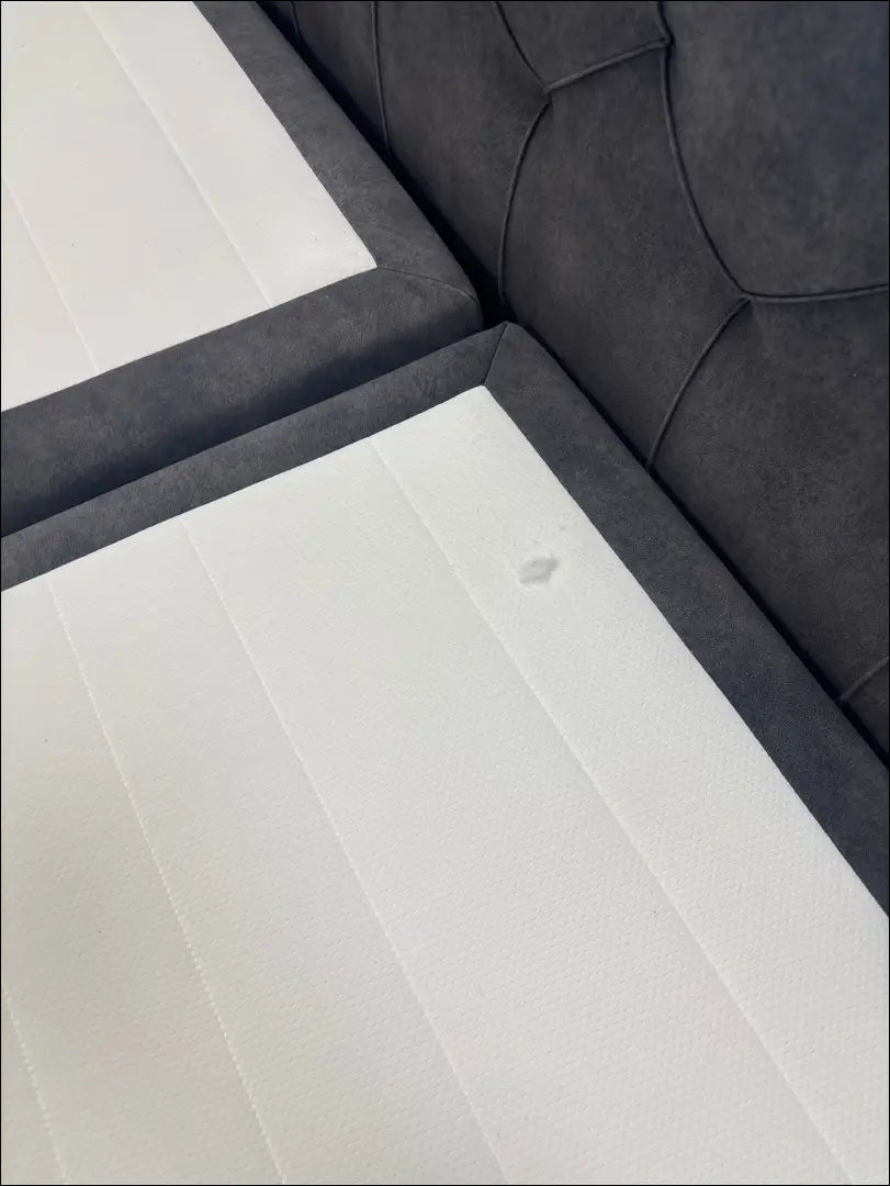 Miegamojo lova (180x200cm) GI814 - €600 Save 60% __label:Pristatymas 1-2 d.d., color-pilka, material-aksomas,