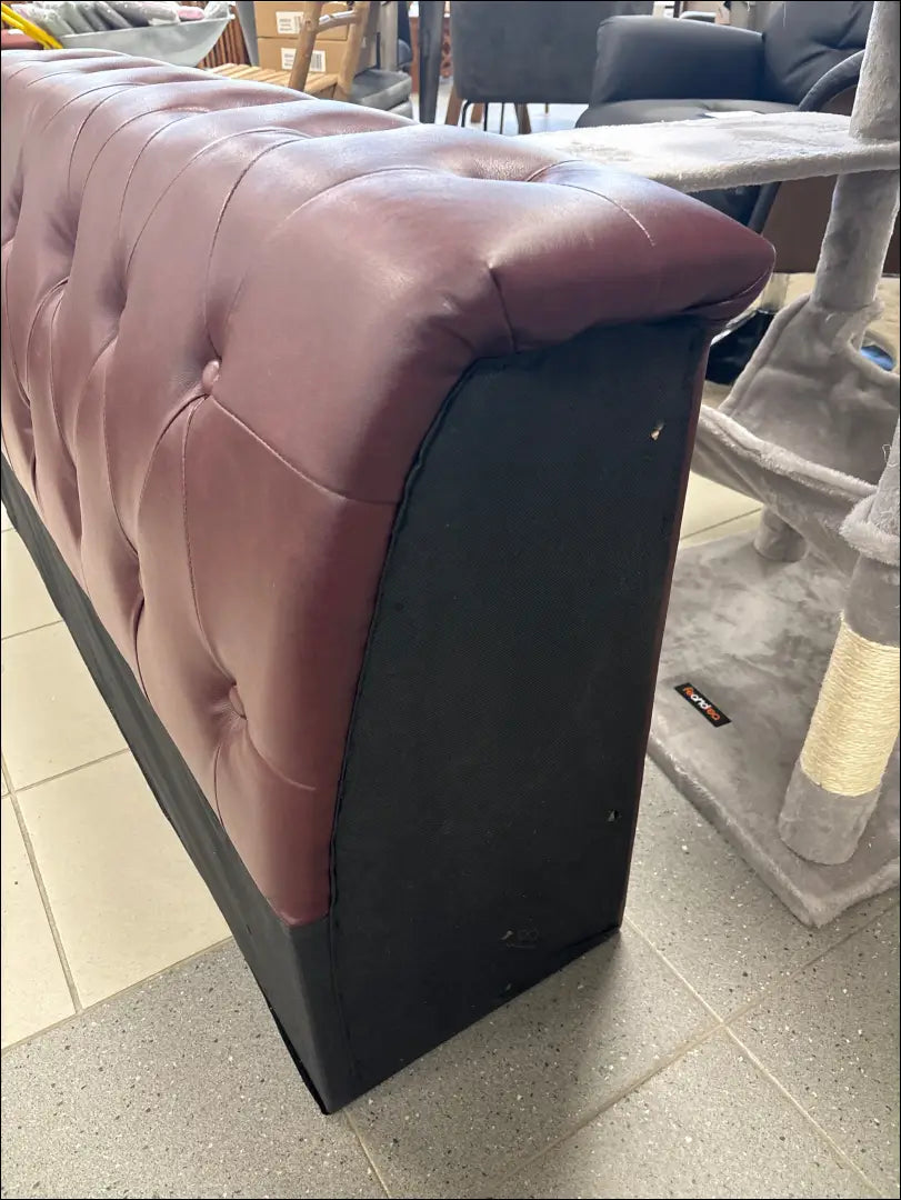 Minkšta dalis KI1007 - €20 __label:Pristatymas 1-2 d.d., color-raudona, material-dirbtine-oda, pazeistas, pazeisti Iki