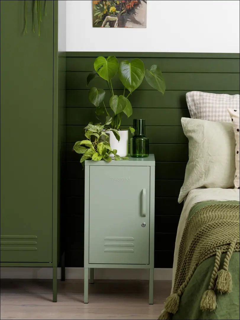 Naktinis staliukas GI356 - €42 Save 70% 25-50, __label:Pristatymas 1-2 d.d., color-zalia, material-metalas, miegamojo