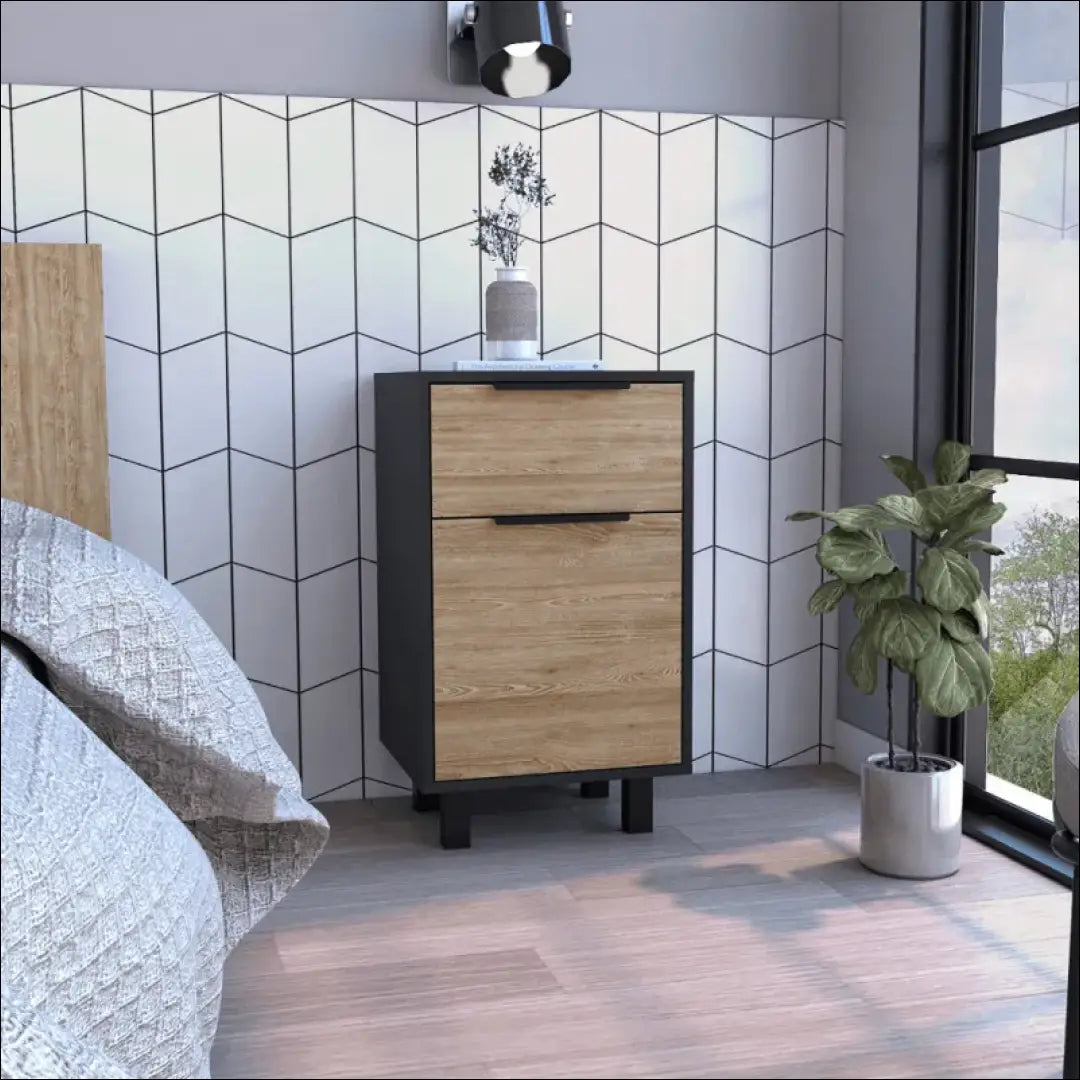 Naktinis staliukas GI610 - €65 Save 50% 50-100, __label:Pristatymas 1-2 d.d., color-juoda, color-ruda, material-mediena