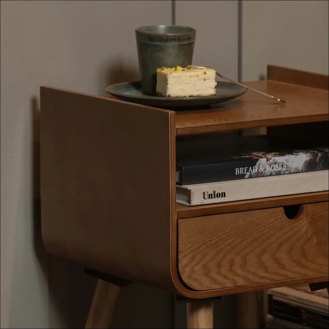 Naktinis staliukas GI640 - €25 Save 70% 25-50, __label:Pristatymas 1-2 d.d., color-ruda, material-mdf, pazeistas to €50