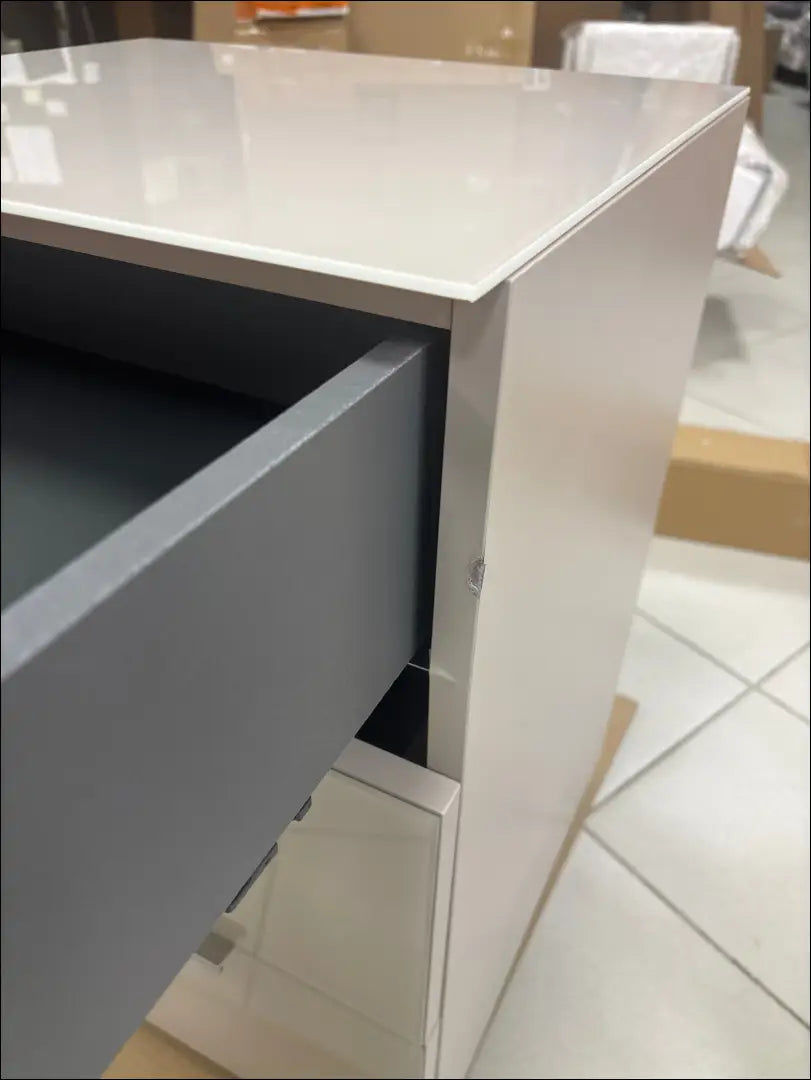 Naktinis staliukas GI697 - €55 Save 65% 50-100, __label:Pristatymas 1-2 d.d., color-kremas, material-mdf,