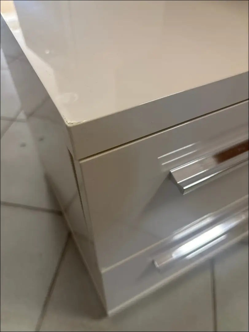 Naktinis staliukas GI700 - €65 Save 60% 50-100, __label:Pristatymas 1-2 d.d., color-smelio, material-mdf, pazeistas €50