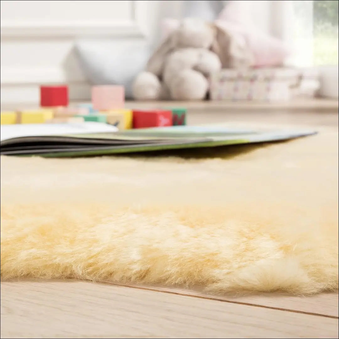 Natūralus kailis DI11407 - €35 Save 70% 25-50, __label:Pristatymas 1-2 d.d., color-geltona, kita, material-vilna €25