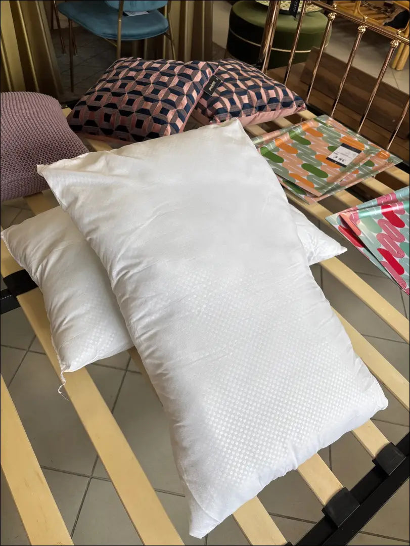 Pagalvių komplektas (2vnt) DI9078 - €14 Save 55% __label:Pristatymas 1-2 d.d., color-balta, material-poliesteris,