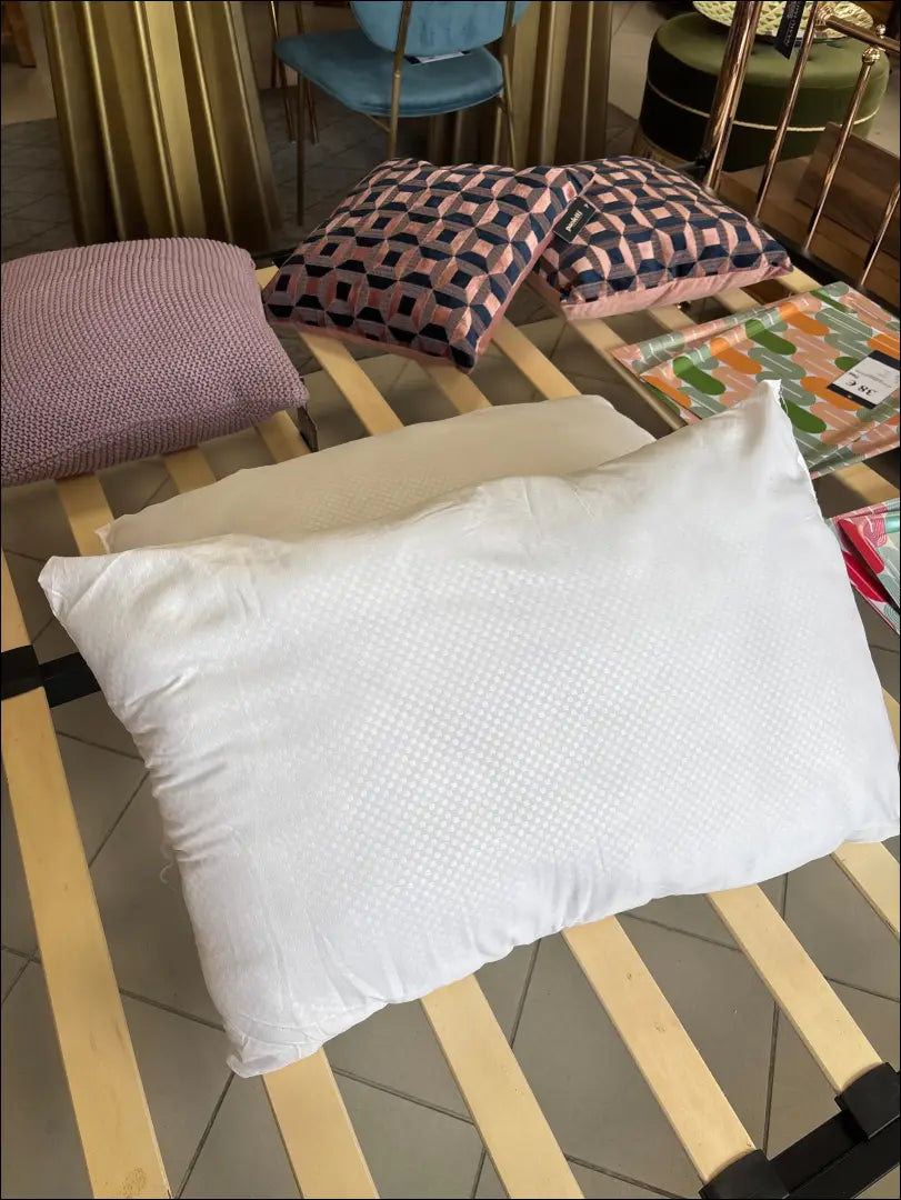 Pagalvių komplektas (2vnt) DI9078 - €14 Save 55% __label:Pristatymas 1-2 d.d., color-balta, material-poliesteris,