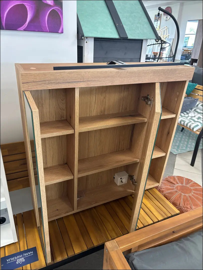 Pakabinama vonios spintelė su apšvietimu KI1267 - €75 Save 50% 50-100, __label:Pristatymas 1-2 d.d., color-ruda,