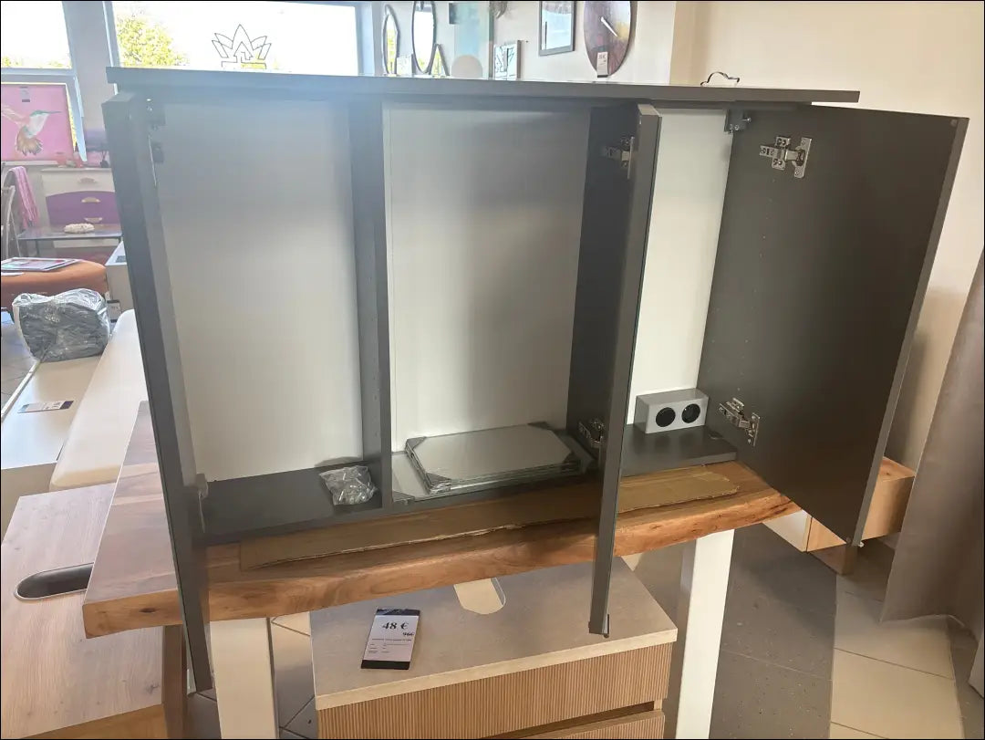 Pakabinama vonios spintelė su apšvietimu KI1321 - €50 Save 65% 50-100, __label:Pristatymas 1-2 d.d., color-pilka,