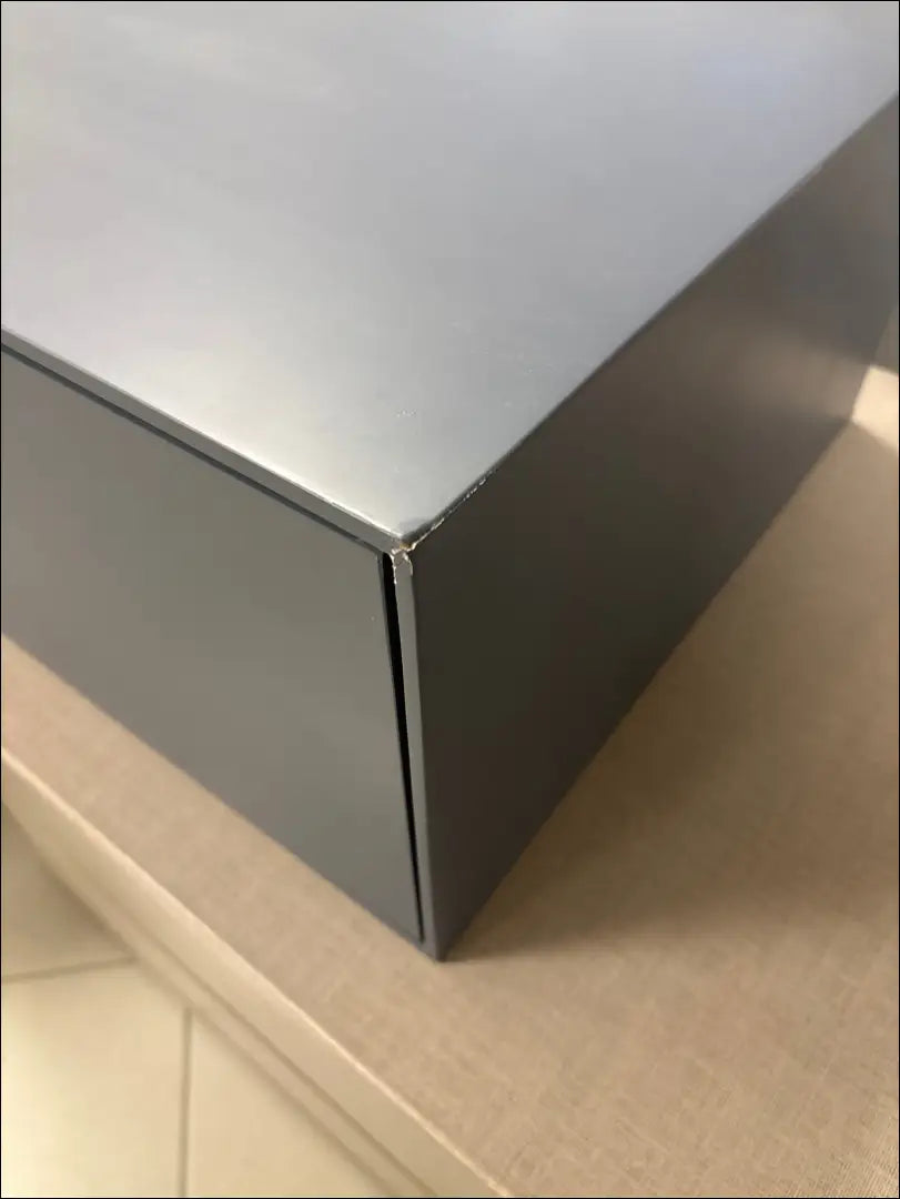 Pakabinamas naktinis staliukas GI631 - €20 Save 85% __label:Pristatymas 1-2 d.d., color-pilka, material-mediena,