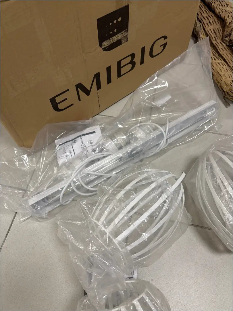 Pakabinamas šviestuvas DI8539 - €25 Save 75% 25-50, __label:Pristatymas 1-2 d.d., color-balta, material-metalas,