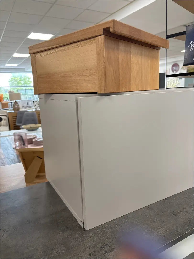 Pakabinamas TV staliukas SI1762 - €49 Save 75% 25-50, __label:Pristatymas 1-2 d.d., color-kremas, material-mediena,