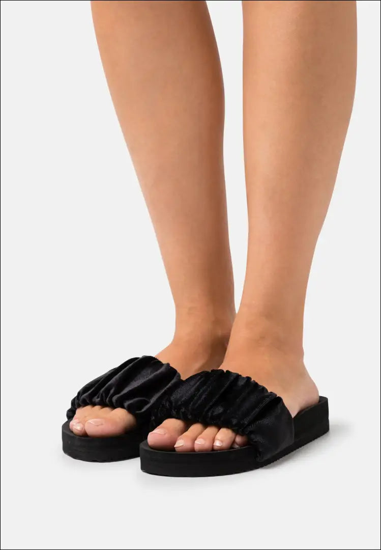 Paplūdimio šlepetės (36) DR145 - €25 Save 50% 25-50, __label:Pristatymas 1-2 d.d., color-juoda, drabuziai, tekstile