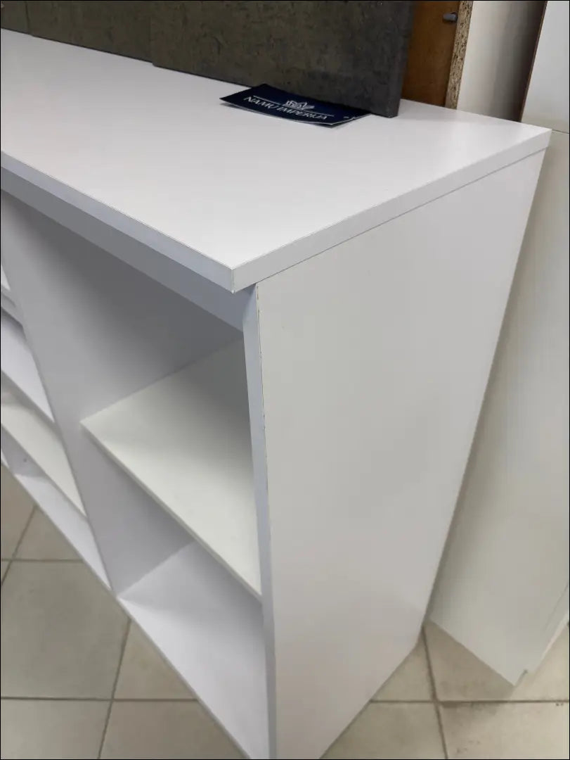 Pastatoma lentyna SI2009 - €30 25-50, __label:Pristatymas 1-2 d.d., color-balta, material-mediena, pazeistas €25 to €50