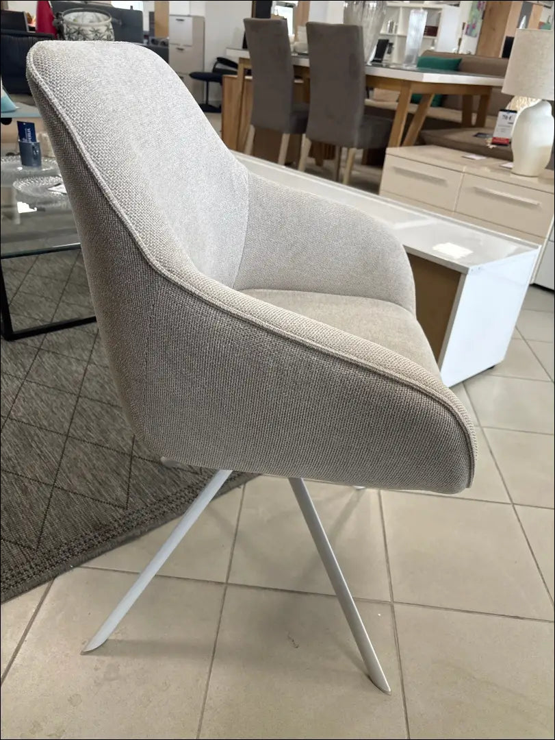 Pasukama kėdė VI1402 - €69 Save 50% 50-100, __label:Pristatymas 1-2 d.d., biuro-baldai, biuro-kedes, color-kremas €50