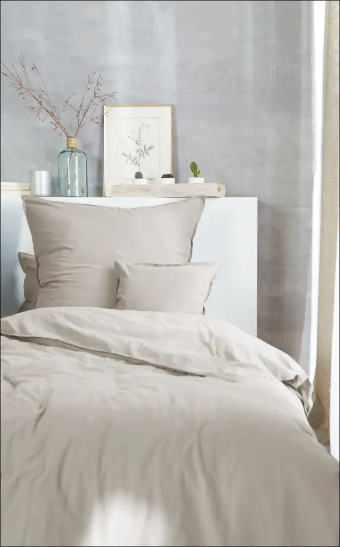 Patalynės komplektas (2 dalys) DI11841 - €12 Save 65% __label:Pristatymas 1-2 d.d., color-pilka, Dydis-140-x-200-cm,